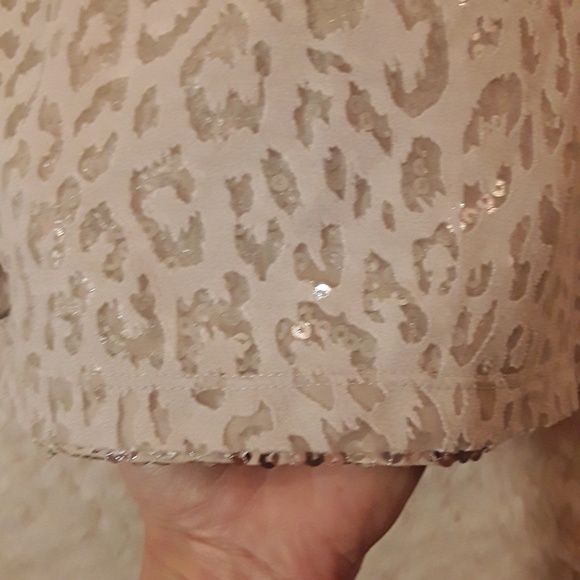 Loft animal print/light shimmer classic feminine t - Picture 5 of 6